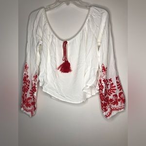 NWOT Cropped embroidered versatile top L